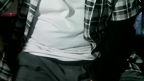 Snapshot of ore_cam chatting on June 14, 2026, 5:04 pm Ore online show from June 14, 2026, 5:04 pm