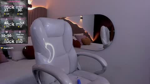 O R I  online show from November 12, 2025, 4:46 am