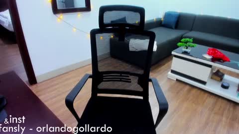 Fansly and Instagram -  online show from January 20, 2025, 11:45 am