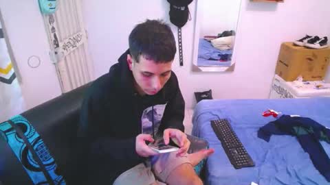 orus_420 online show from November 28, 2025, 7:49 pm