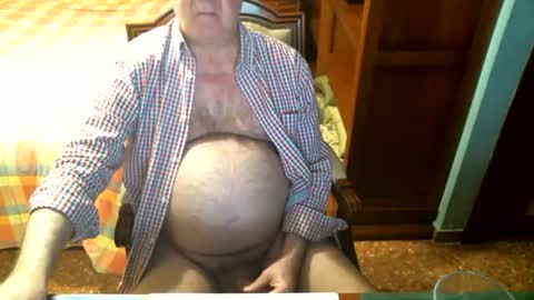 Snapshot of oscarw chatting on April 5, 2026, 4:04 pm Oscar online show from April 5, 2026, 4:04 pm