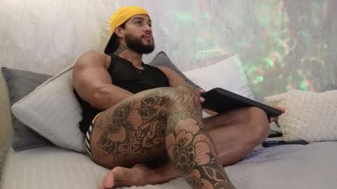 osher_cox online show from November 22, 2025, 2:21 am