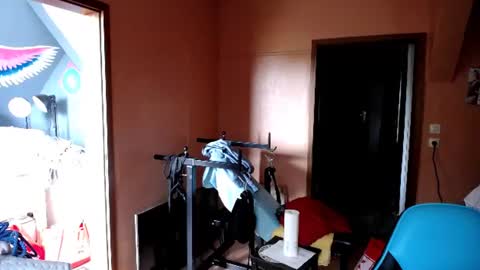 Snapshot of osirisbln chatting on July 4, 2026, 12:33 pm osirisbln online show from July 4, 2026, 12:33 pm
