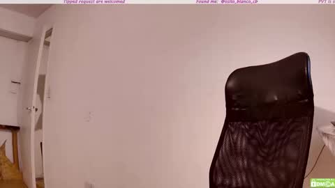 Snapshot of osito_blanco chatting on October 3, 2025, 1:46 am Osito Blanco online show from October 3, 2025, 1:46 am