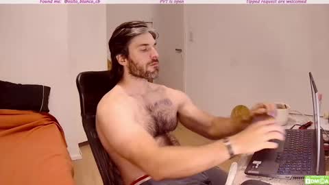 Snapshot of osito_blanco chatting on October 28, 2025, 12:58 am Osito Blanco online show from October 28, 2025, 12:58 am