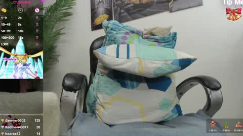 Snapshot of oso_gael chatting on December 17, 2024, 8:43 pm Bear Gael online show from December 17, 2024, 8:43 pm