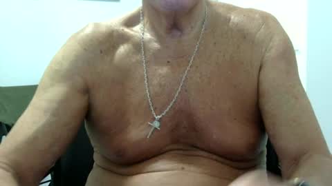 Snapshot of ossibottom chatting on June 18, 2026, 2:54 pm Ossi online show from June 18, 2026, 2:54 pm