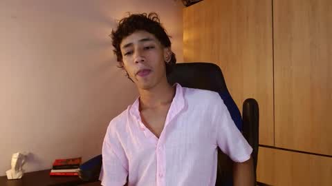 ostin 18hot online show from January 14, 2025, 2:19 am