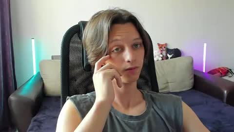 Snapshot of ostin_meoww chatting on June 5, 2026, 9:04 am Ostin online show from June 5, 2026, 9:04 am