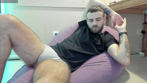Snapshot of otishairy chatting on January 9, 2025, 10:41 pm Otis online show from January 9, 2025, 10:41 pm