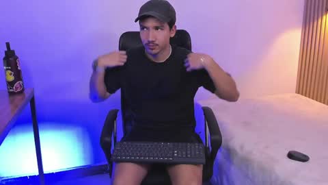 Otto Andrew online show from April 12, 2026, 4:06 am