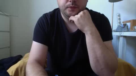 Snapshot of ovid231 chatting on October 2, 2025, 7:59 am  92 online show from October 2, 2025, 7:59 am