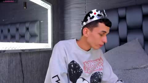 owen_stone1 online show from March 8, 2025, 2:40 pm