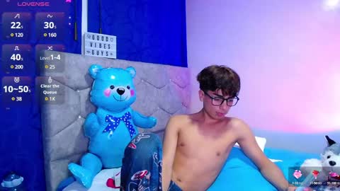 Snapshot of owenblue__ chatting on December 2, 2024, 9:02 am Owen Independent model online show from December 2, 2024, 9:02 am