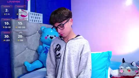 Snapshot of owenblue__ chatting on December 5, 2024, 6:32 am Owen Independent model online show from December 5, 2024, 6:32 am