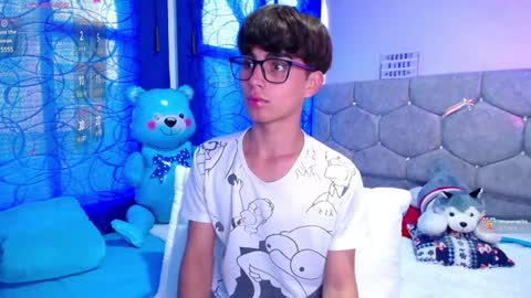 Snapshot of owenblue__ chatting on December 11, 2024, 9:45 pm Owen Independent model online show from December 11, 2024, 9:45 pm