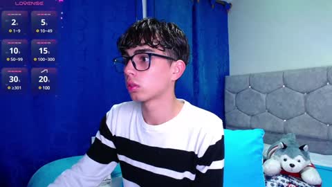 Snapshot of owenblue__ chatting on December 13, 2024, 10:55 pm Owen Independent model online show from December 13, 2024, 10:55 pm