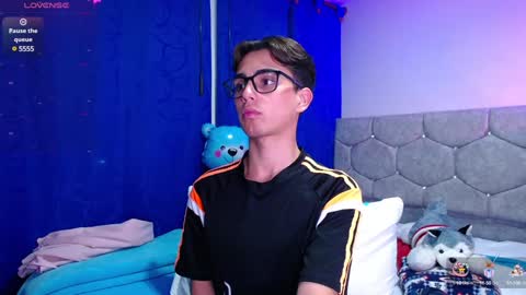 Snapshot of owenblue__ chatting on December 20, 2024, 5:57 am Owen Independent model online show from December 20, 2024, 5:57 am