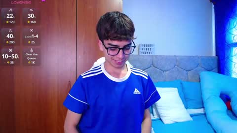 Snapshot of owenblue__ chatting on January 14, 2025, 5:45 pm Owen Independent model online show from January 14, 2025, 5:45 pm