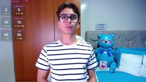 Snapshot of owenblue__ chatting on January 22, 2025, 5:16 am Owen Independent model online show from January 22, 2025, 5:16 am