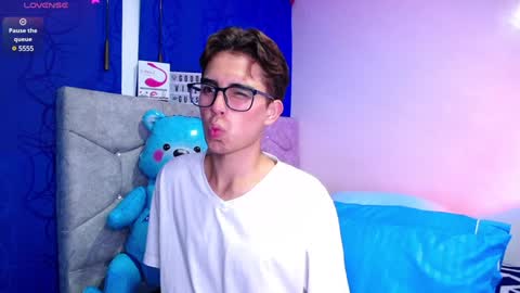 Snapshot of owenblue__ chatting on January 29, 2025, 6:54 am Owen Independent model online show from January 29, 2025, 6:54 am