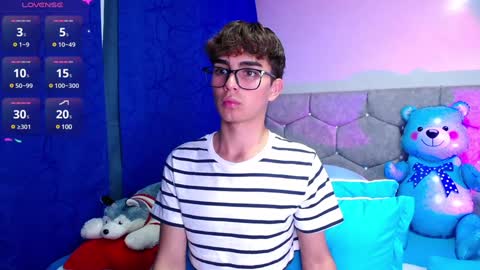 Snapshot of owenblue__ chatting on February 4, 2025, 6:04 am Owen Independent model online show from February 4, 2025, 6:04 am