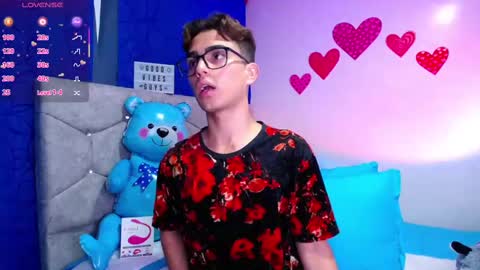 Snapshot of owenblue__ chatting on February 21, 2025, 2:17 am Owen Independent model online show from February 21, 2025, 2:17 am