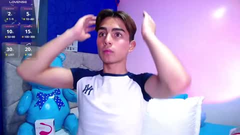 Snapshot of owenblue__ chatting on March 10, 2025, 4:14 pm Owen Independent model online show from March 10, 2025, 4:14 pm