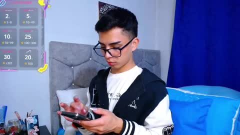 Snapshot of owenblue__ chatting on November 7, 2025, 3:28 am Owen Independent model online show from November 7, 2025, 3:28 am