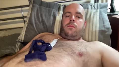 Owen2022 online show from November 6, 2025, 7:31 am