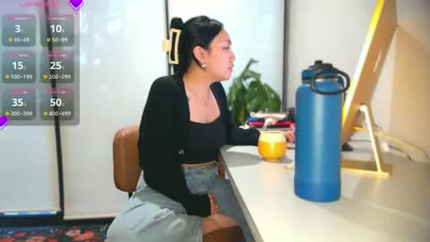 ozhmara online show from October 8, 2025, 1:53 pm