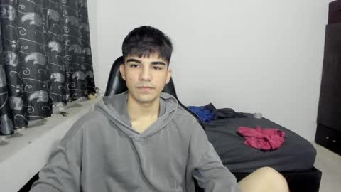 pakun_ online show from February 8, 2025, 1:43 am