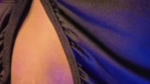 Snapshot of pameela_brown1 chatting on April 16, 2026, 6:52 pm Pamela online show from April 16, 2026, 6:52 pm