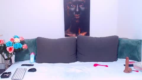 PAMEL ISSY online show from January 18, 2025, 12:15 pm