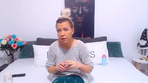 PAMEL ISSY online show from February 2, 2025, 6:37 am