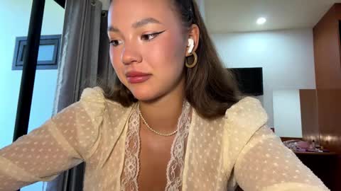 Kamila online show from March 18, 2026, 5:32 am