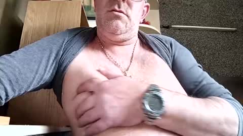 angel hris online show from April 8, 2026, 4:18 pm