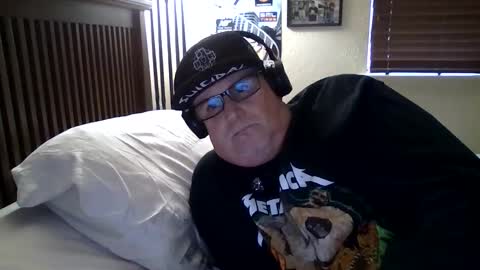 Snapshot of panos678442 chatting on April 21, 2026, 7:50 pm panos online show from April 21, 2026, 7:50 pm