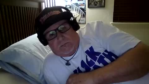Snapshot of panos678442 chatting on April 26, 2026, 6:55 am panos online show from April 26, 2026, 6:55 am