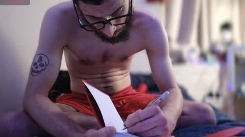 Snapshot of pantslesstraveler_plt chatting on December 24, 2024, 1:50 pm PantsLessTraveler online show from December 24, 2024, 1:50 pm