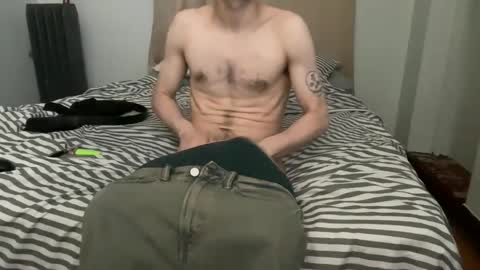 Snapshot of pantslesstraveler_plt chatting on May 20, 2026, 3:02 am PantsLessTraveler online show from May 20, 2026, 3:02 am