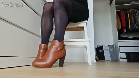 Snapshot of pantyhose_ggggg chatting on October 4, 2025, 11:19 am pantyhose_ggggg online show from October 4, 2025, 11:19 am