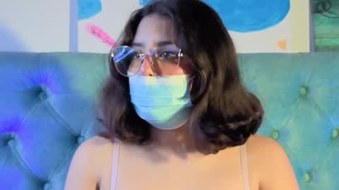 Paola Lyon online show from February 4, 2026, 6:58 pm