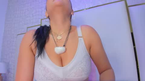 Paola  online show from February 7, 2026, 11:47 am