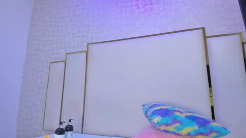 Paola  online show from April 8, 2026, 9:42 am