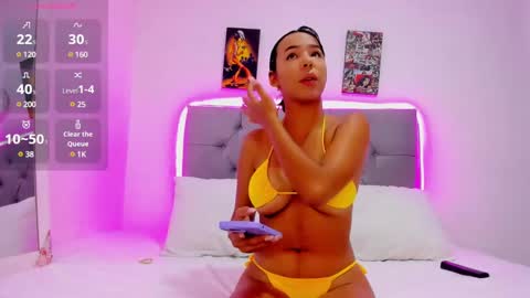 paola online show from February 25, 2025, 5:47 pm