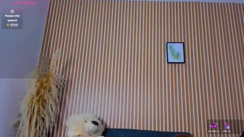 paola online show from February 25, 2026, 12:42 am