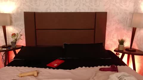 paolagh_ online show from February 1, 2026, 3:38 am