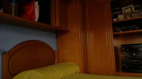 papicalientepolla online show from June 17, 2026, 6:31 pm