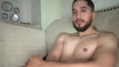 papicubano_guapo23cm online show from April 13, 2026, 1:05 pm